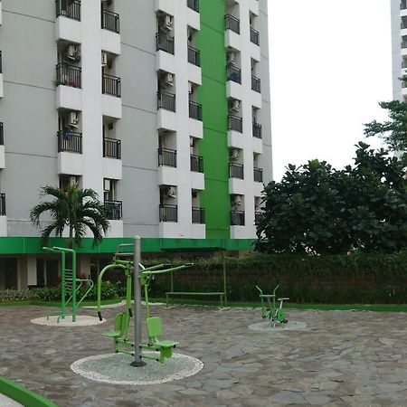 Green Lake View Just Sleep & Cozy Hotel Pondokcabe Hilir Ngoại thất bức ảnh